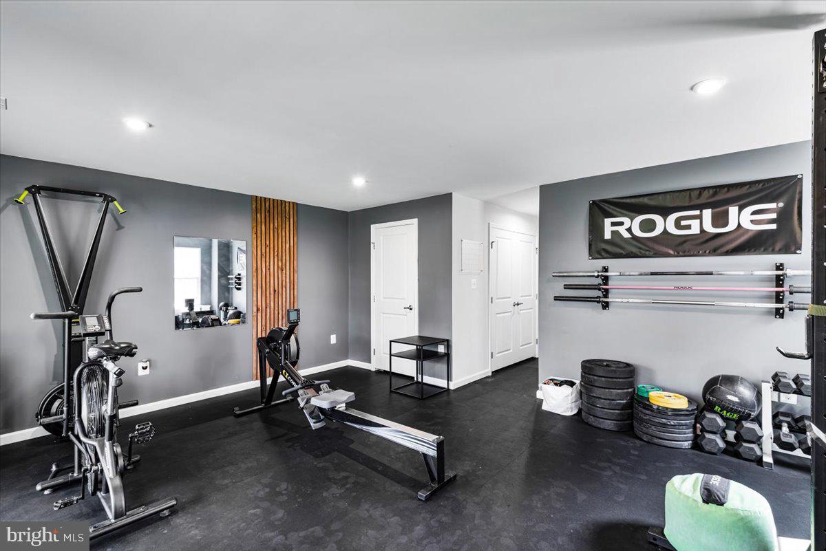 THE VILLAGE AT COURTHOUSE COMMONS - Residential