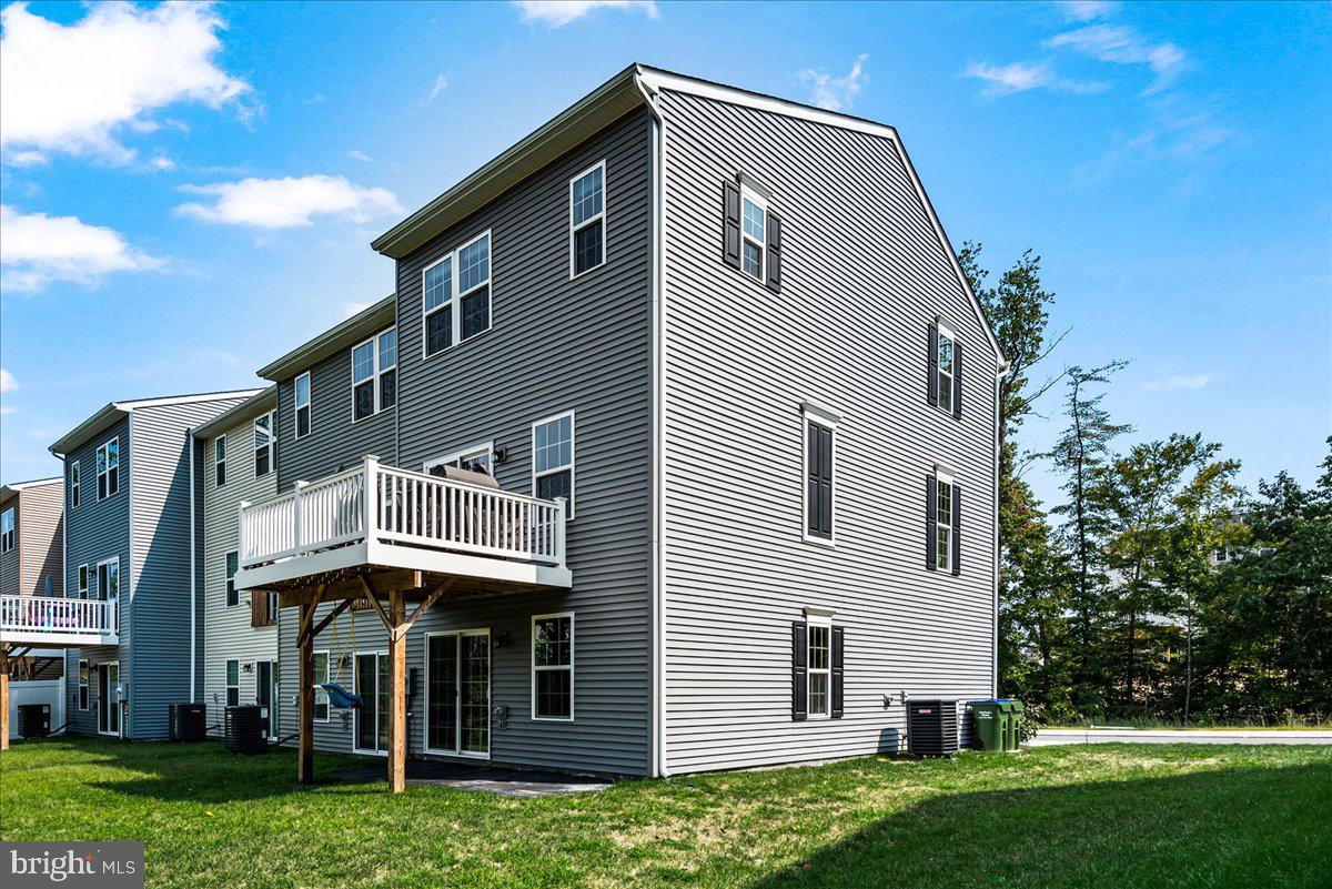 THE VILLAGE AT COURTHOUSE COMMONS - Residential