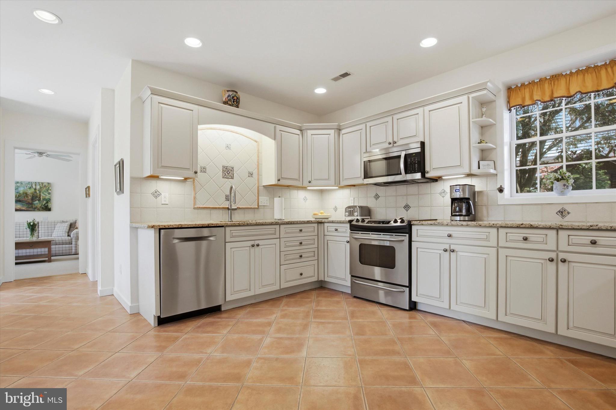 JENKINTOWN - Residential