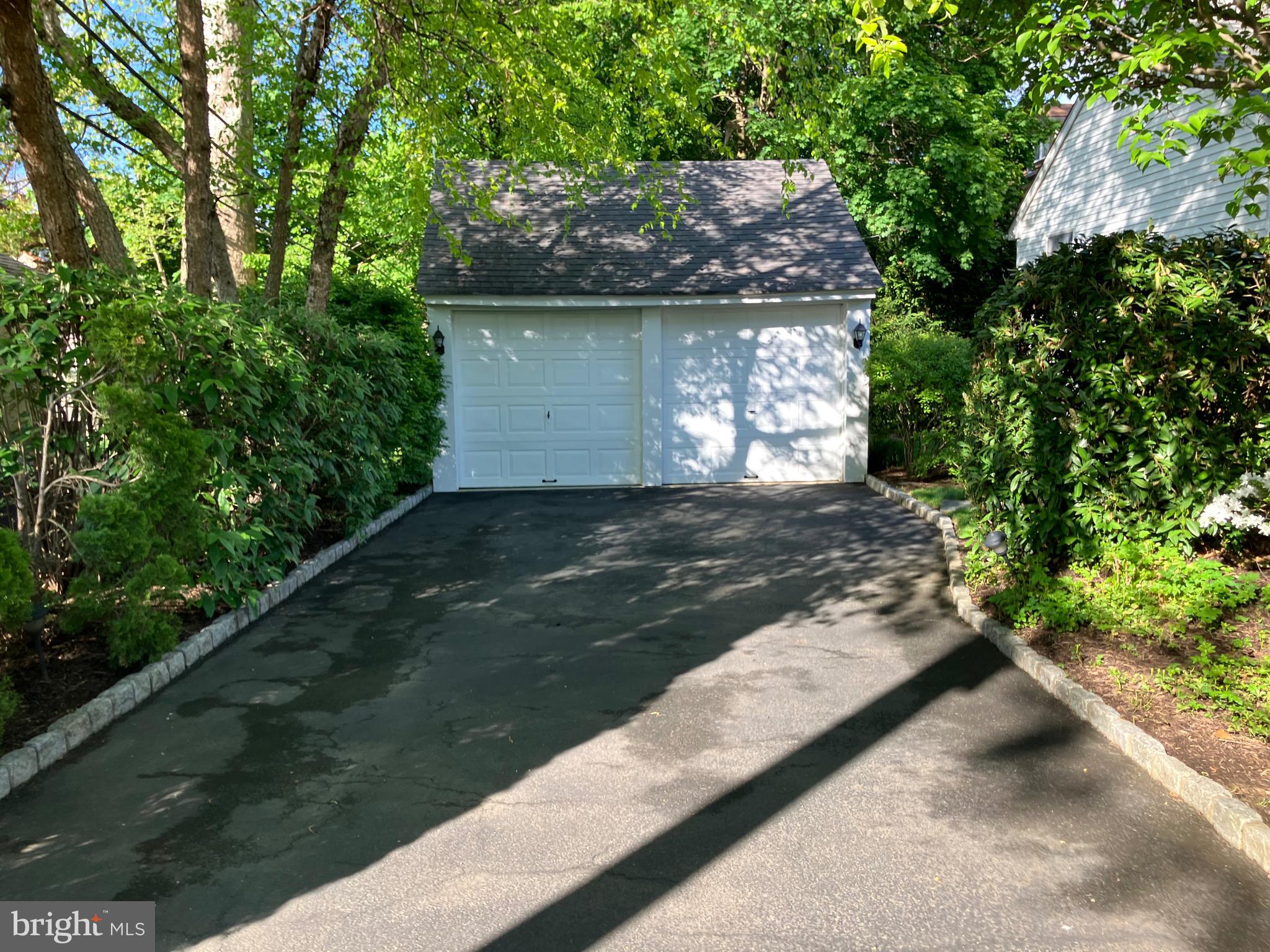 JENKINTOWN - Residential