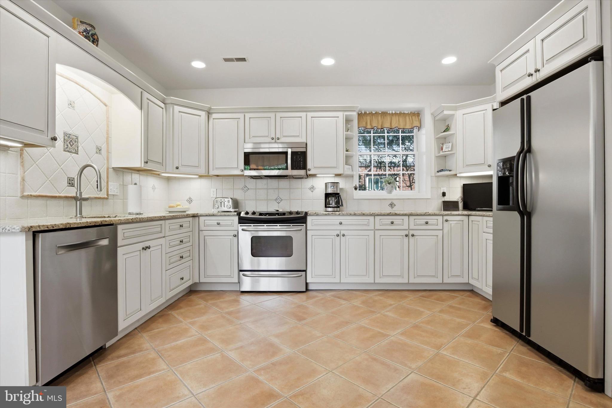 JENKINTOWN - Residential