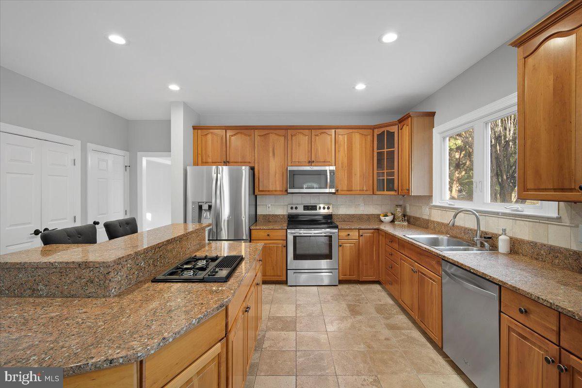 NORBECK GROVE - Residential