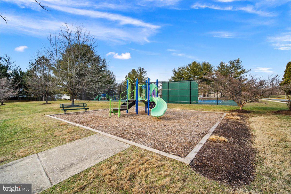 NORBECK GROVE - Residential