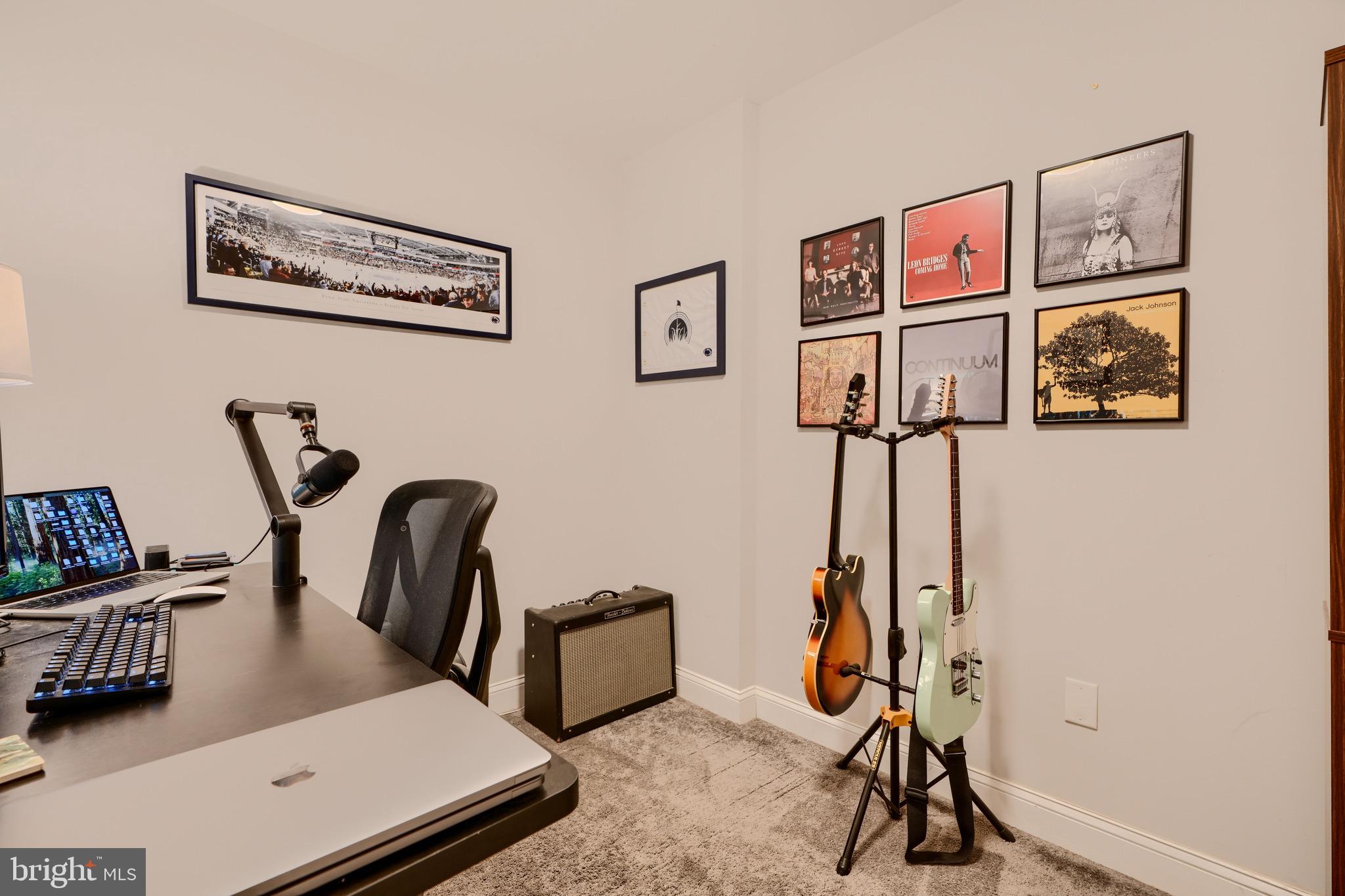 LOCUST POINT - Residential Lease