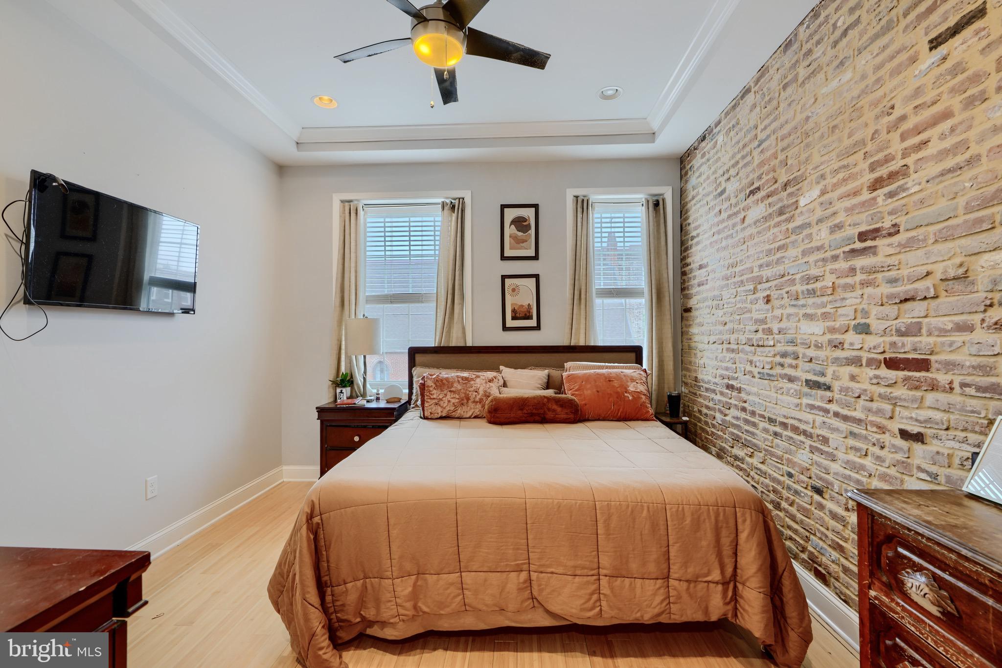 LOCUST POINT - Residential Lease