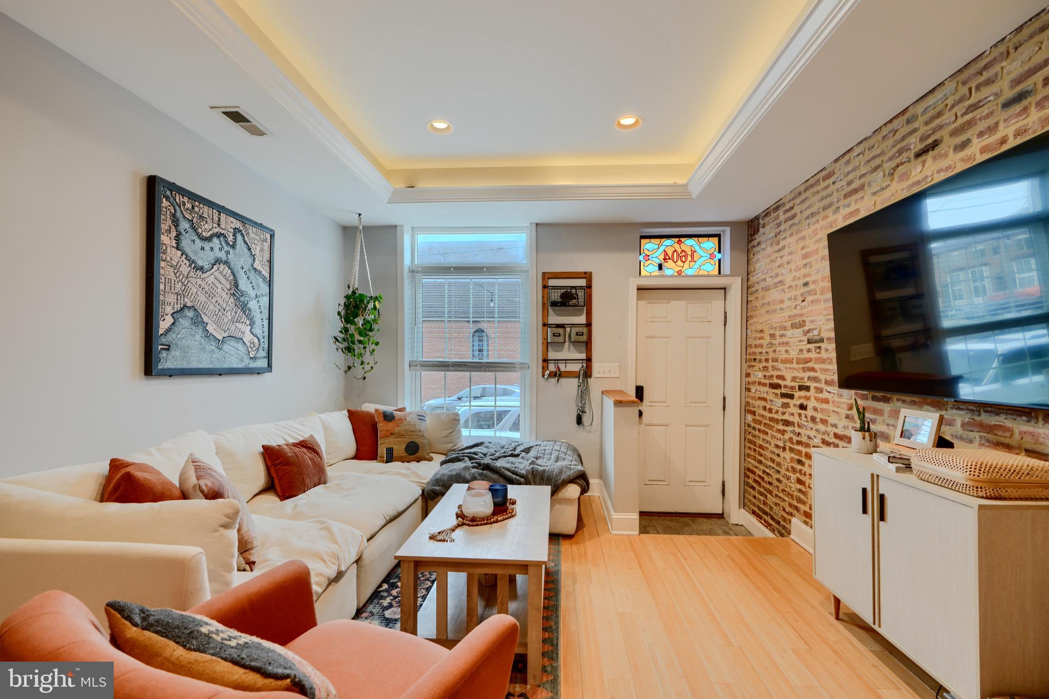 LOCUST POINT - Residential Lease