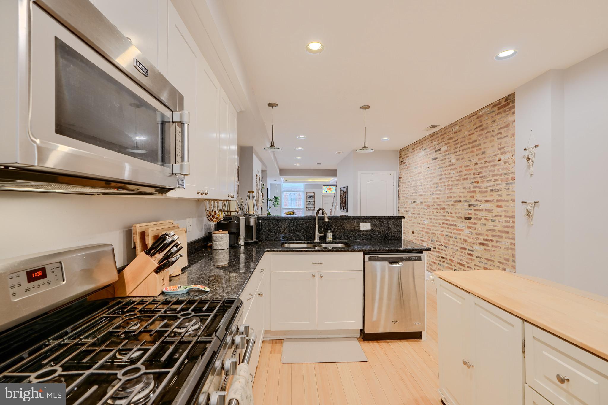 LOCUST POINT - Residential Lease