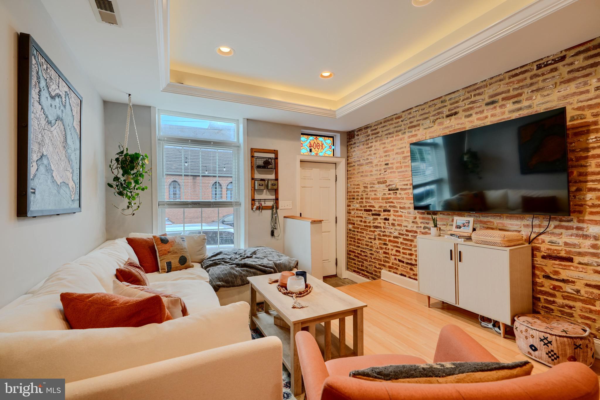 LOCUST POINT - Residential Lease