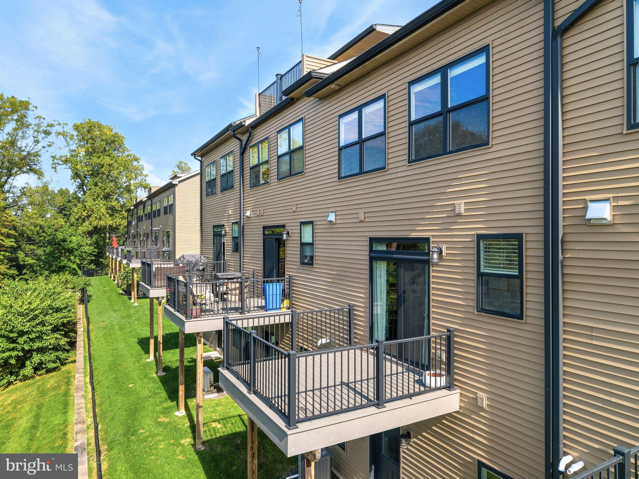 10 SIENNA PLACE