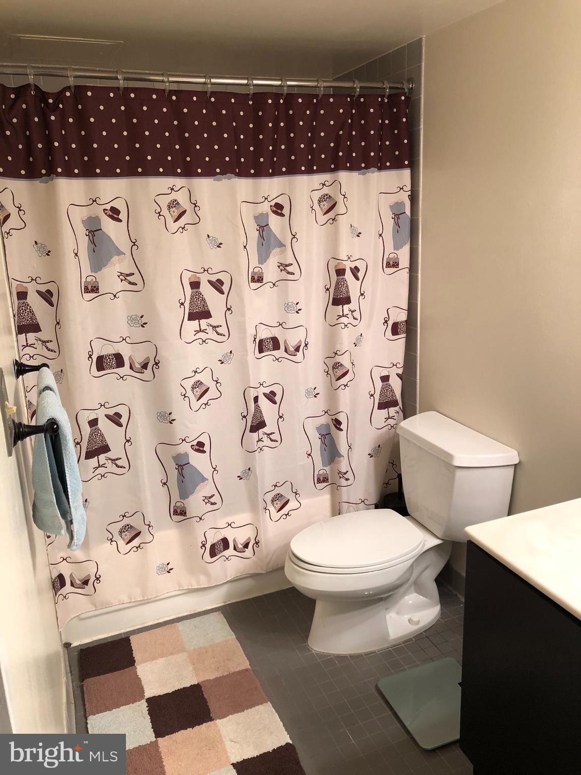 WASHINGTON SQ - Residential Lease