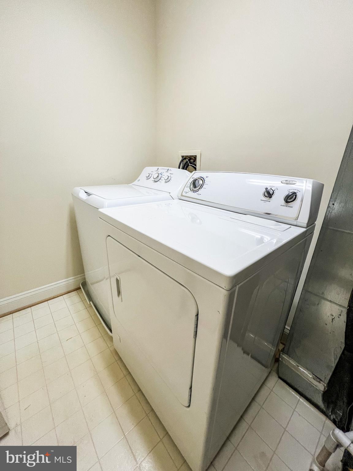 PINEY ORCHARD - Residential Lease