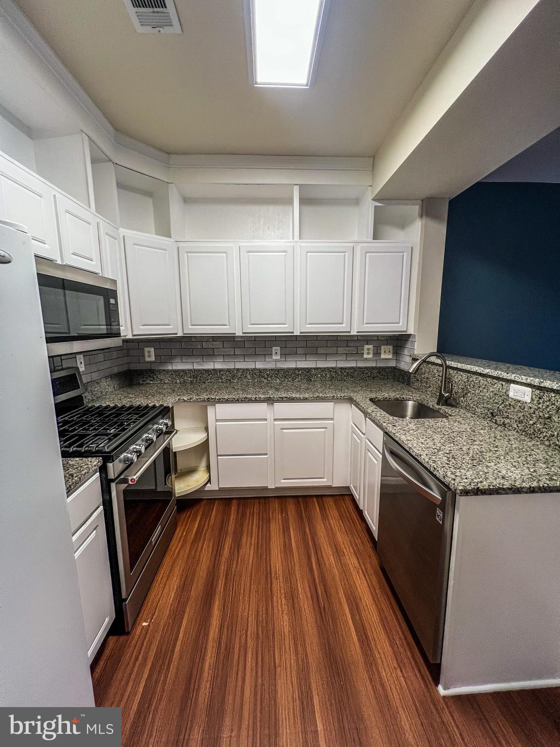 PINEY ORCHARD - Residential Lease