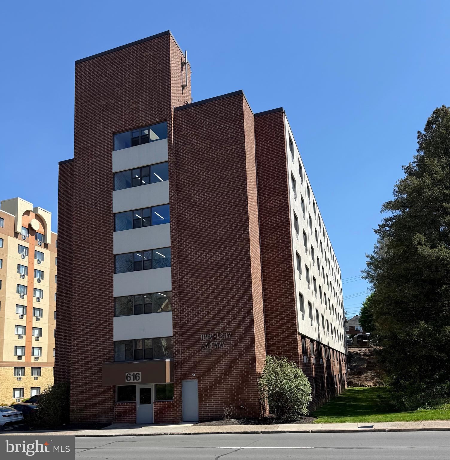 UNIVERSITY GATEWAY - Residential