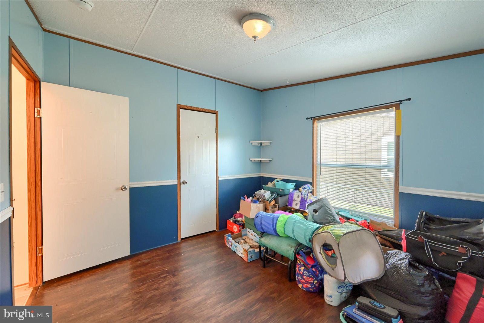 MOUNTAIN VIEW MOBILE HOME - Residential