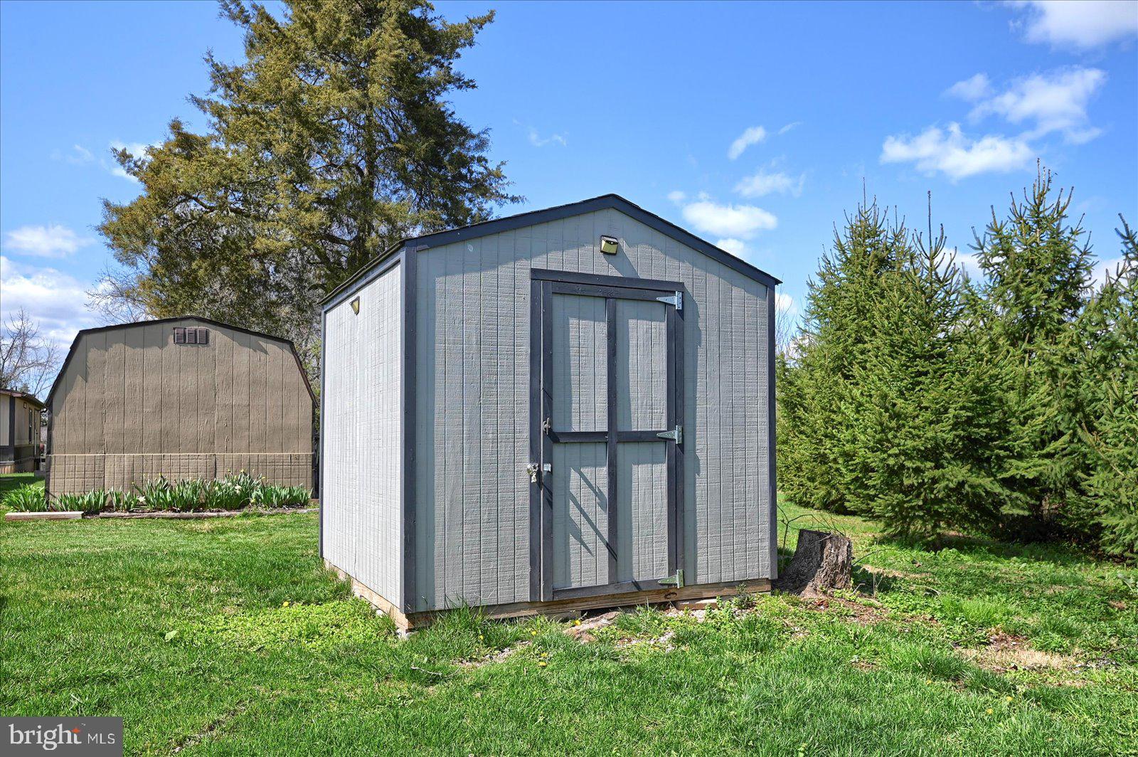 MOUNTAIN VIEW MOBILE HOME - Residential