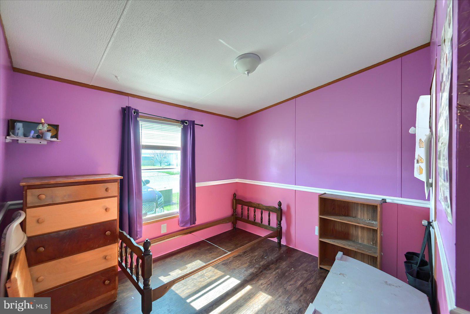 MOUNTAIN VIEW MOBILE HOME - Residential