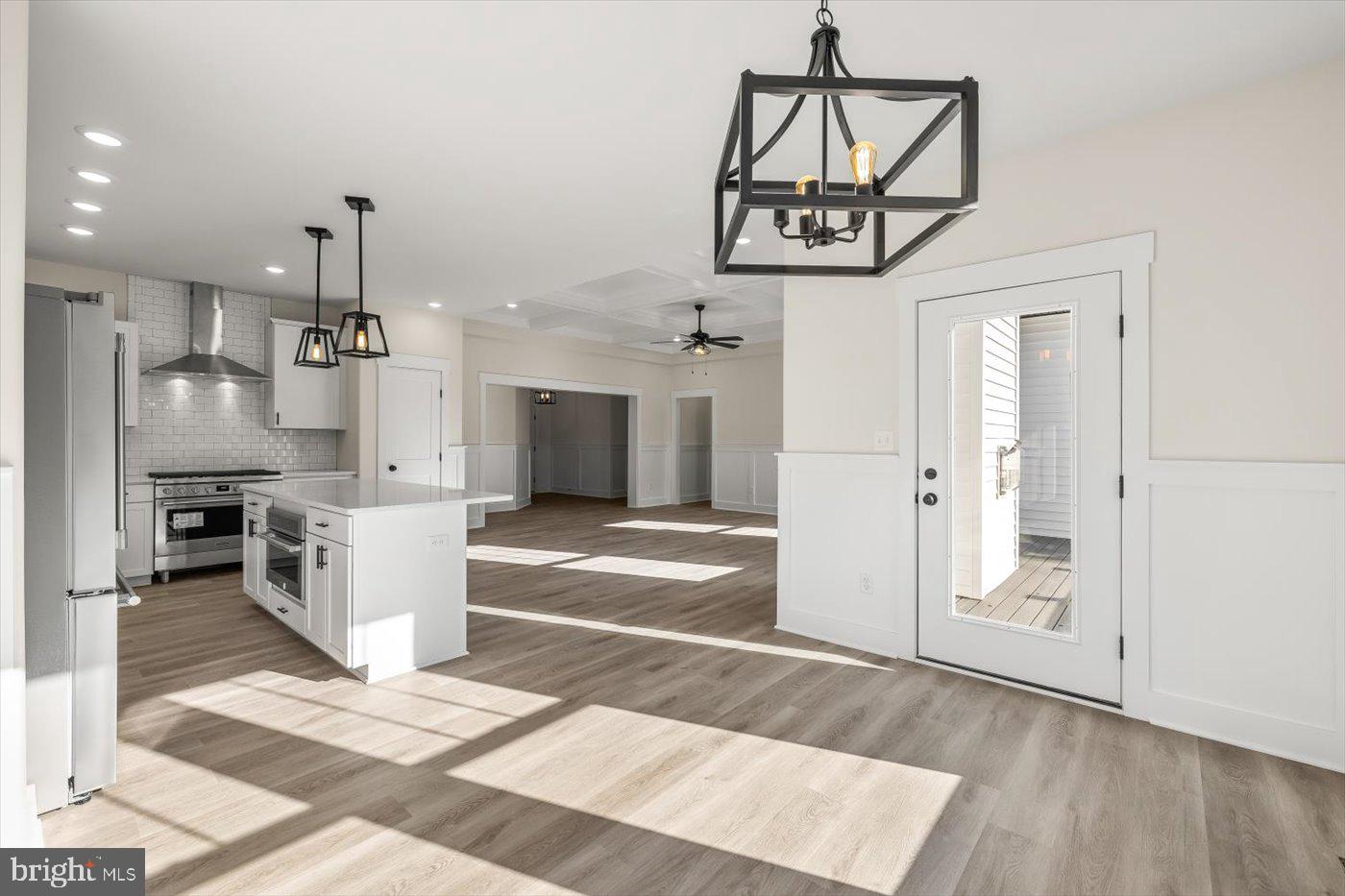 HUNTINGTON HILLS - Residential