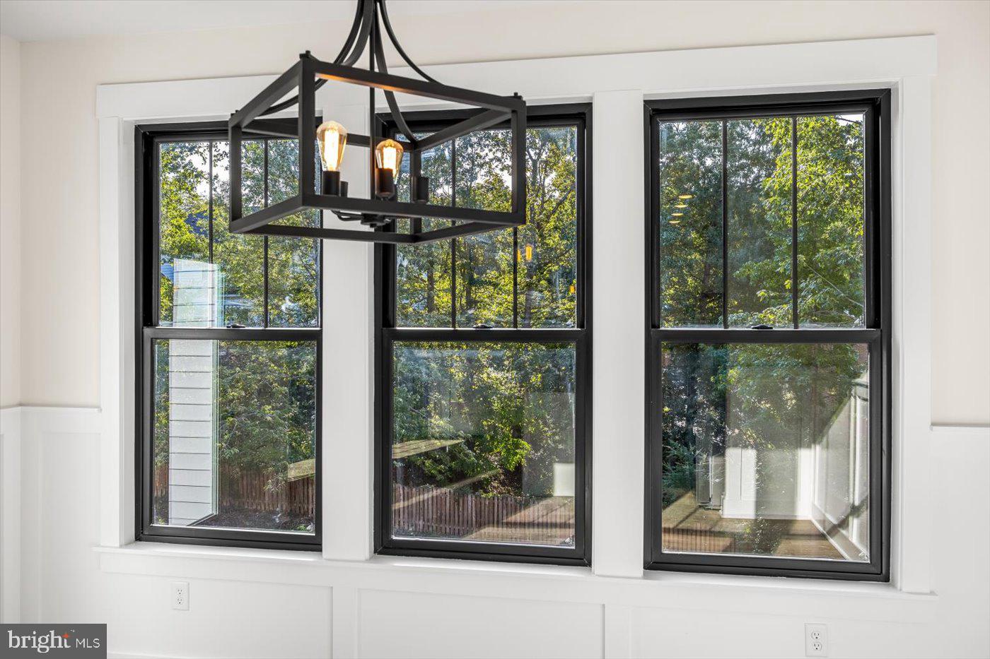 HUNTINGTON HILLS - Residential