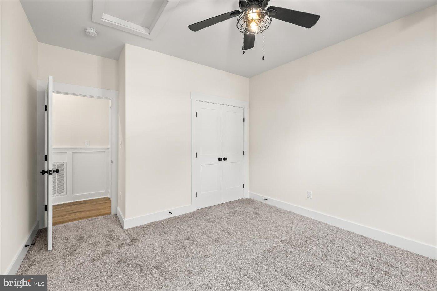 HUNTINGTON HILLS - Residential