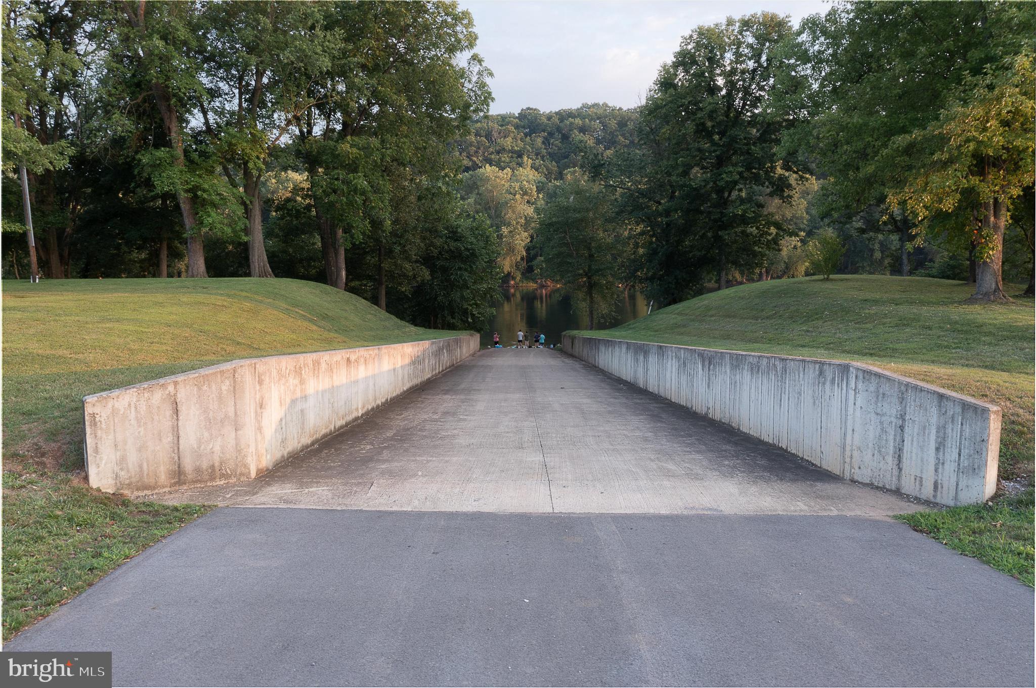 BROOKFIELD ON THE POTOMAC - Residential
