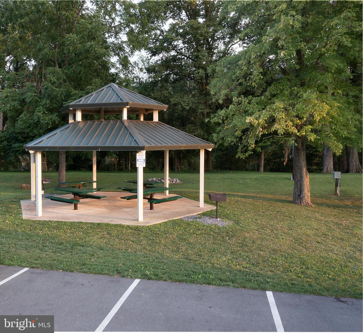 BROOKFIELD ON THE POTOMAC - Residential