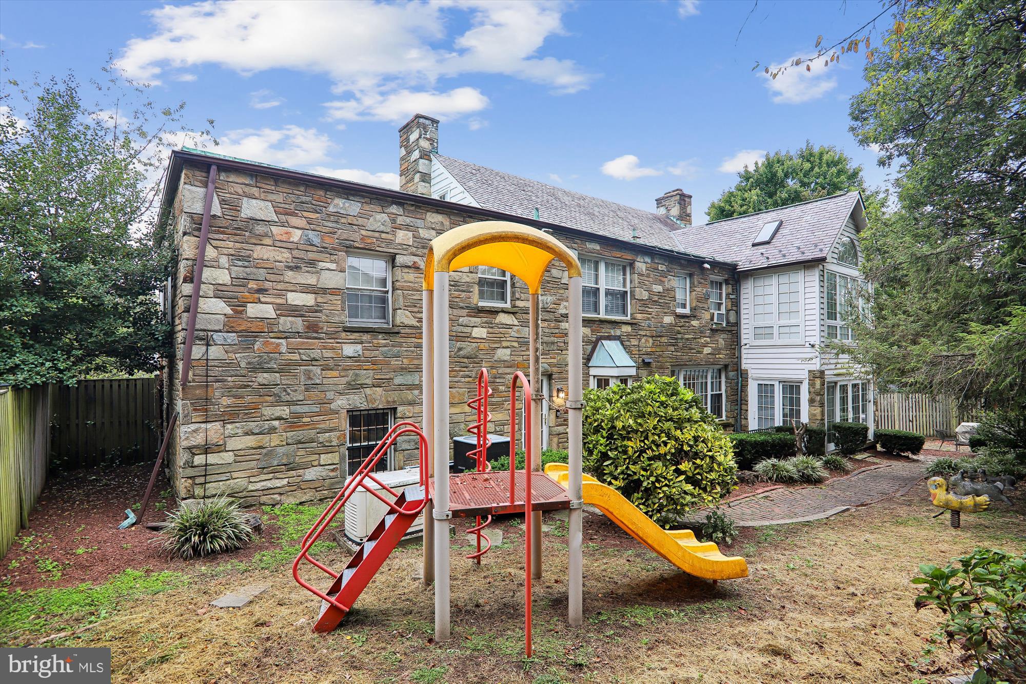 3195 WESTOVER DRIVE SE