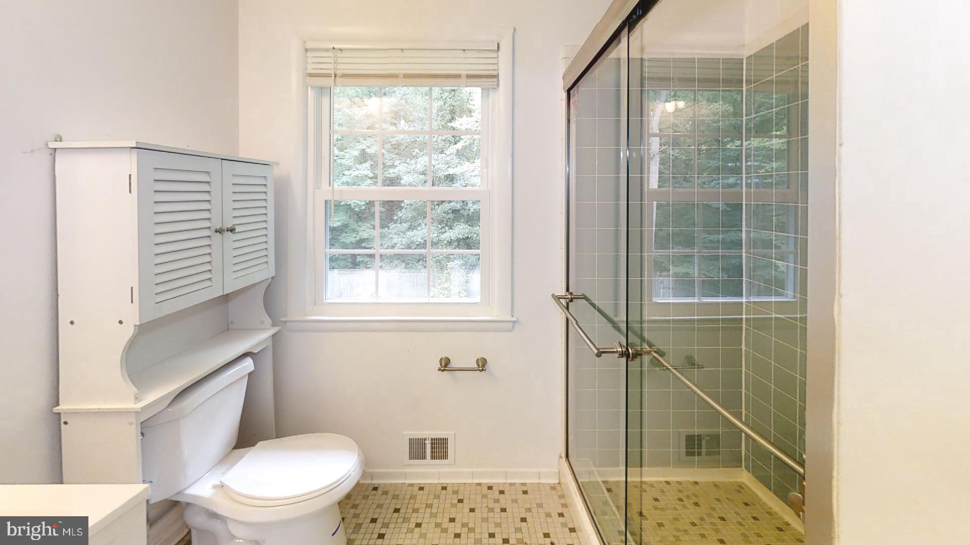 MOSBY WOODS - Residential Lease