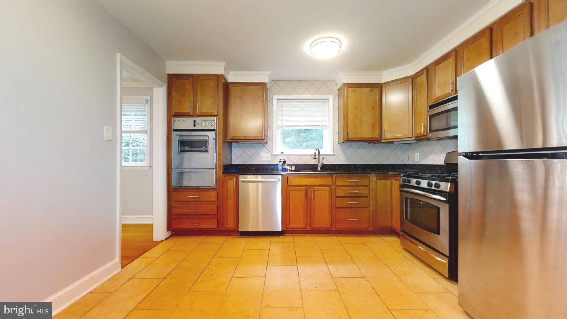 MOSBY WOODS - Residential Lease