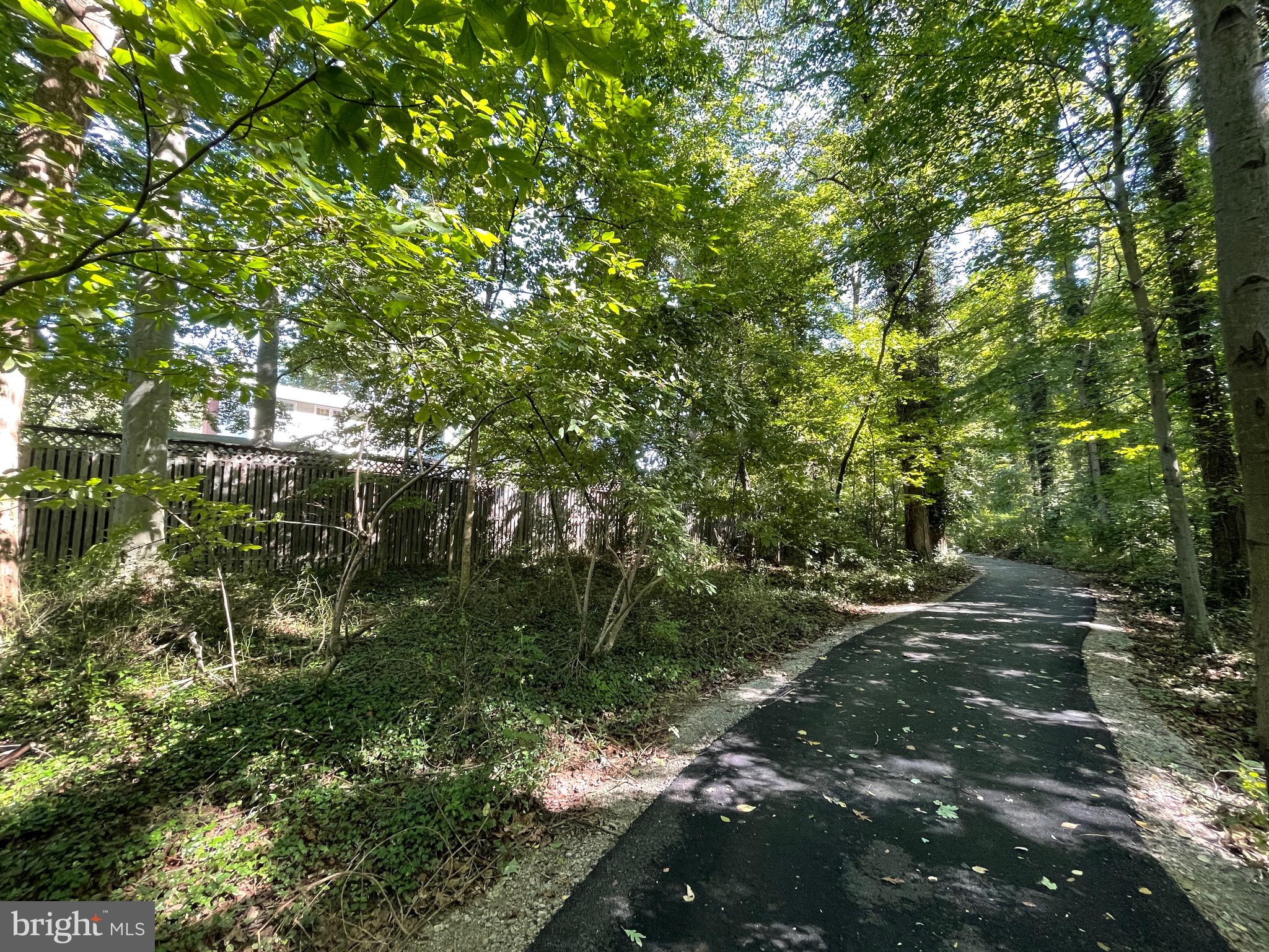 MOSBY WOODS - Residential Lease