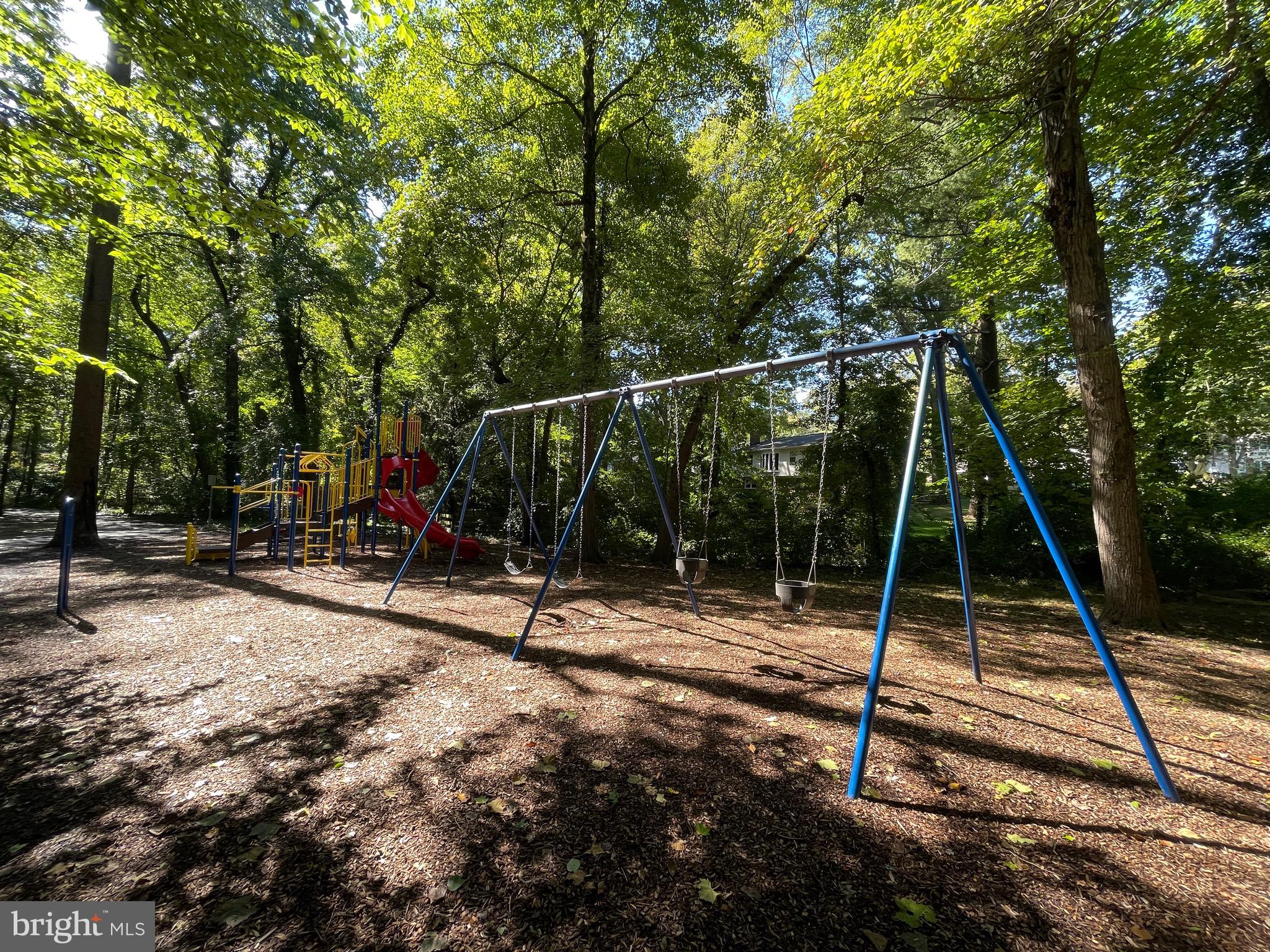 MOSBY WOODS - Residential Lease