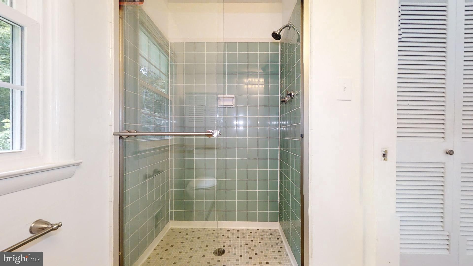 MOSBY WOODS - Residential Lease