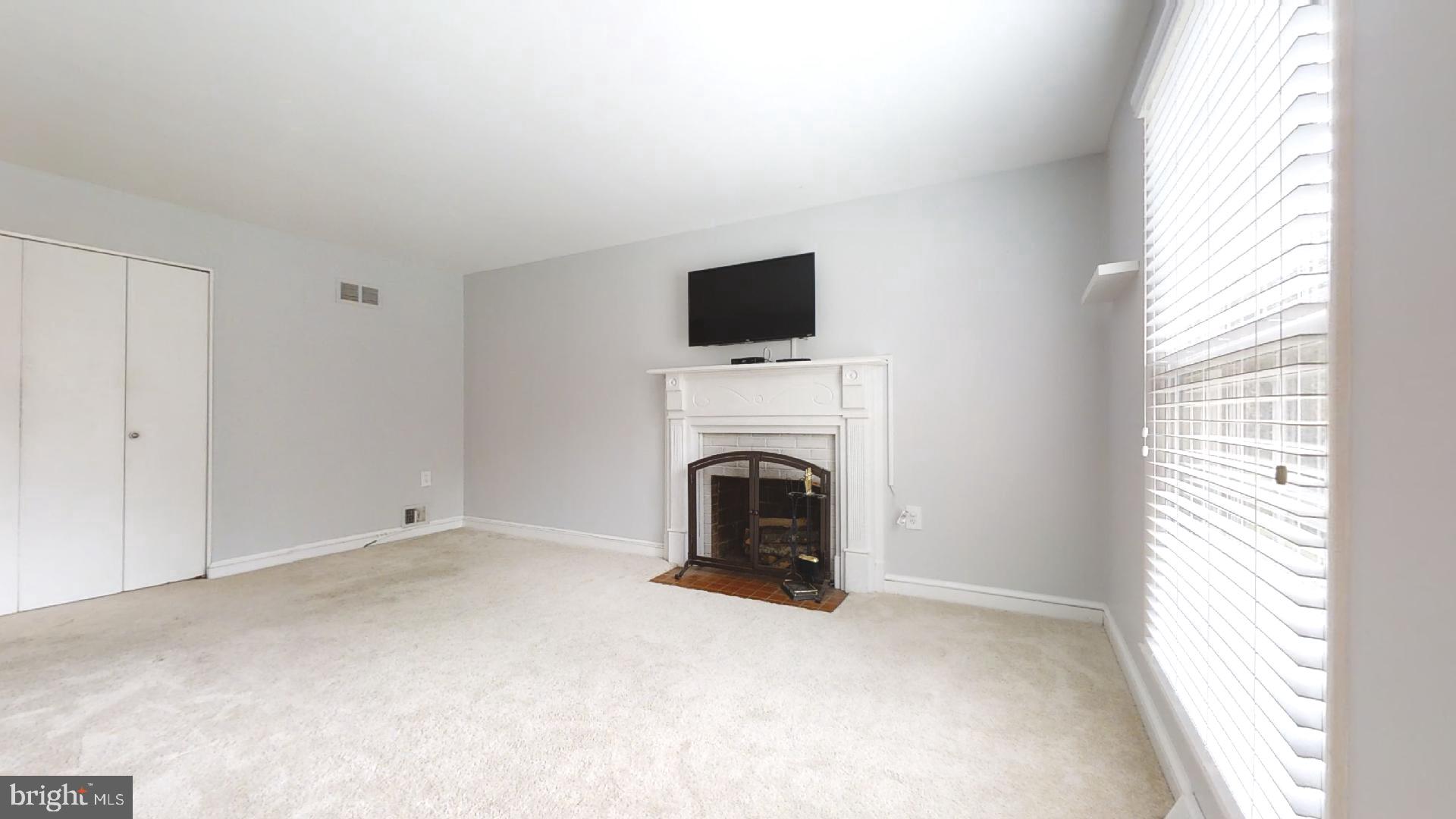 MOSBY WOODS - Residential Lease