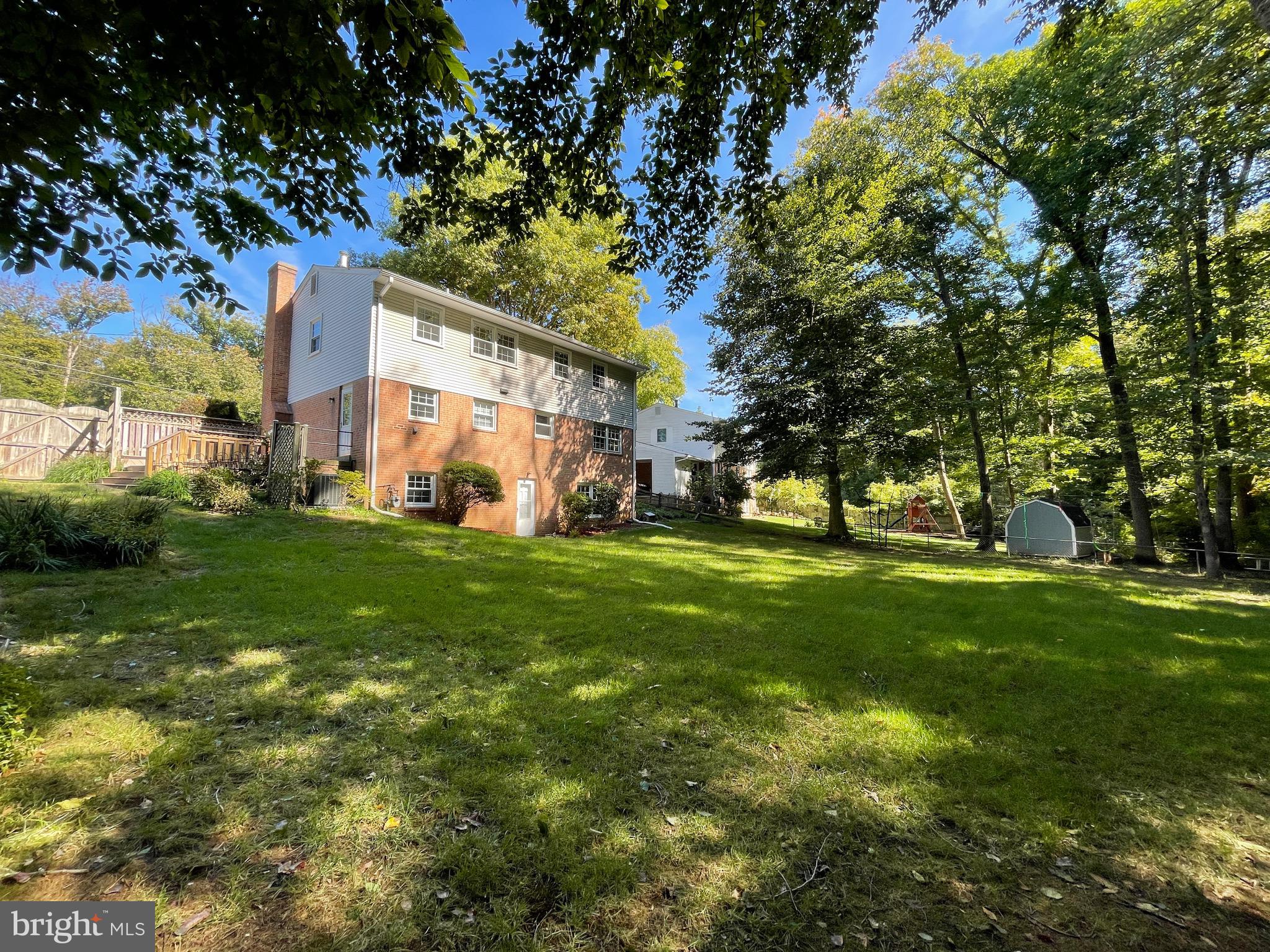 MOSBY WOODS - Residential Lease