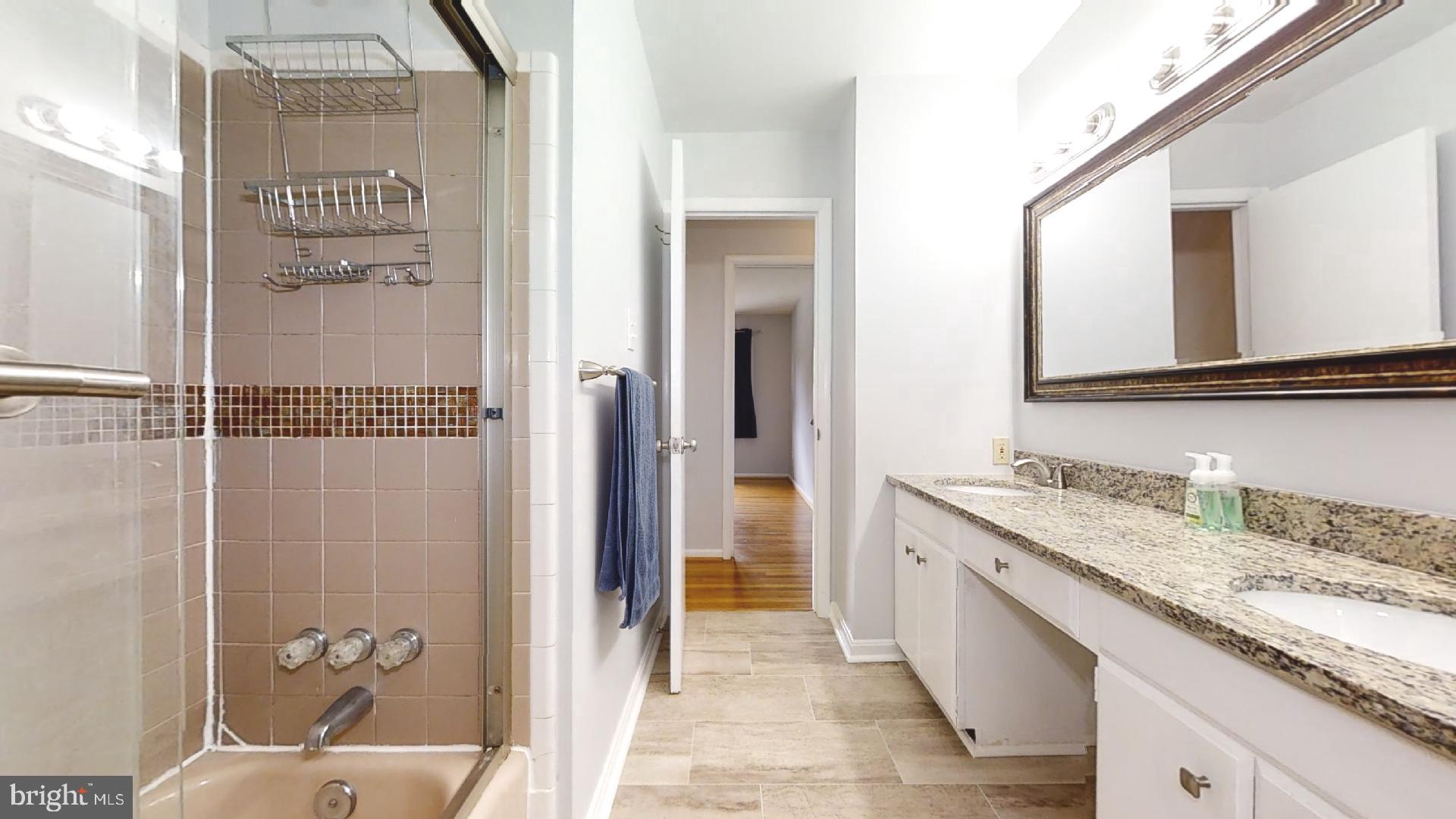 MOSBY WOODS - Residential Lease