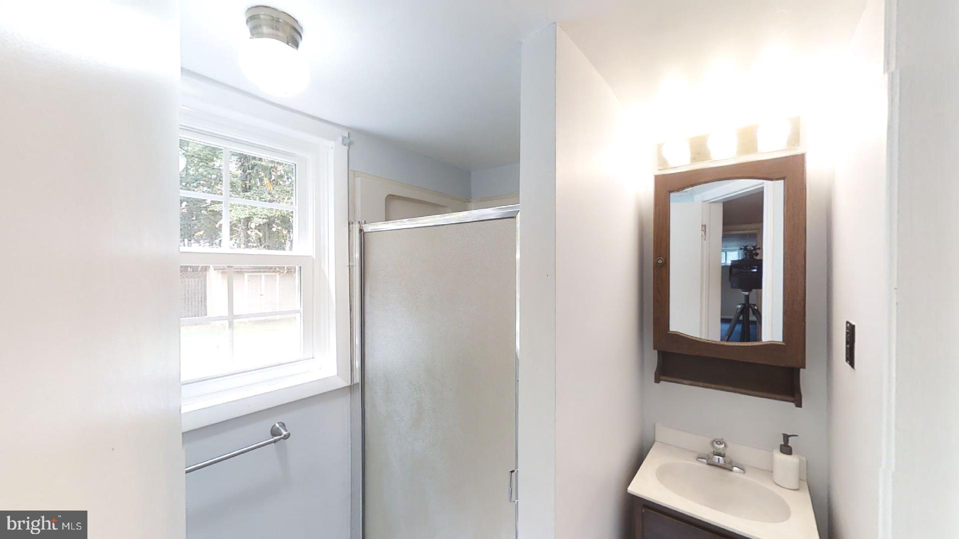 MOSBY WOODS - Residential Lease