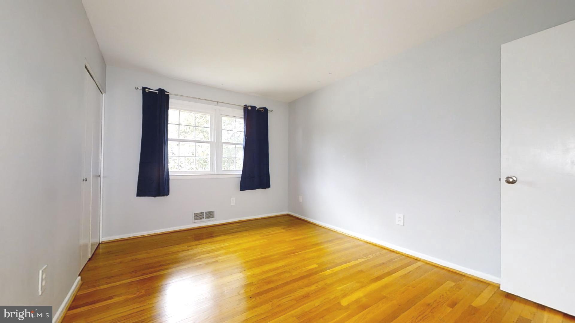 MOSBY WOODS - Residential Lease