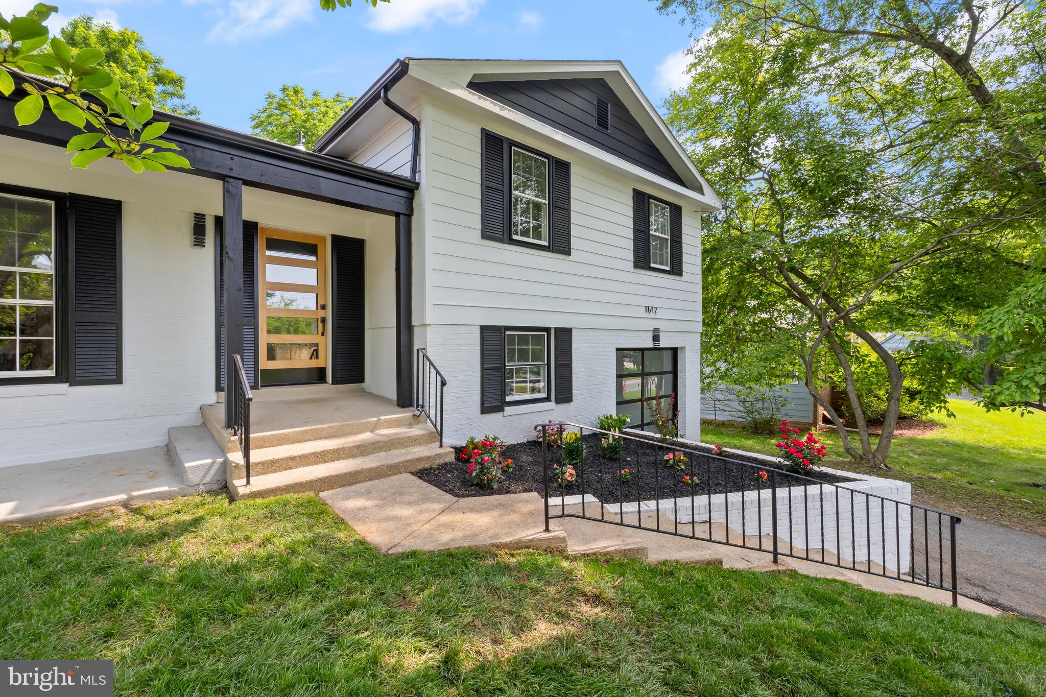 1612 LEMONTREE LANE