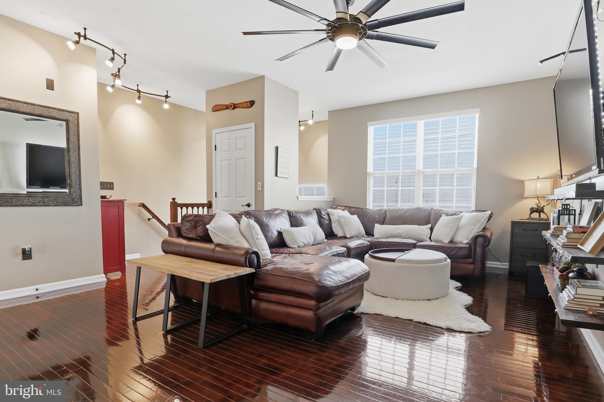 JACKSON HEIGHTS - Residential