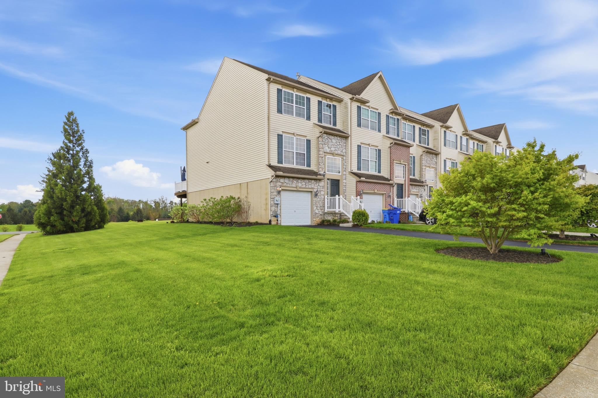 JACKSON HEIGHTS - Residential