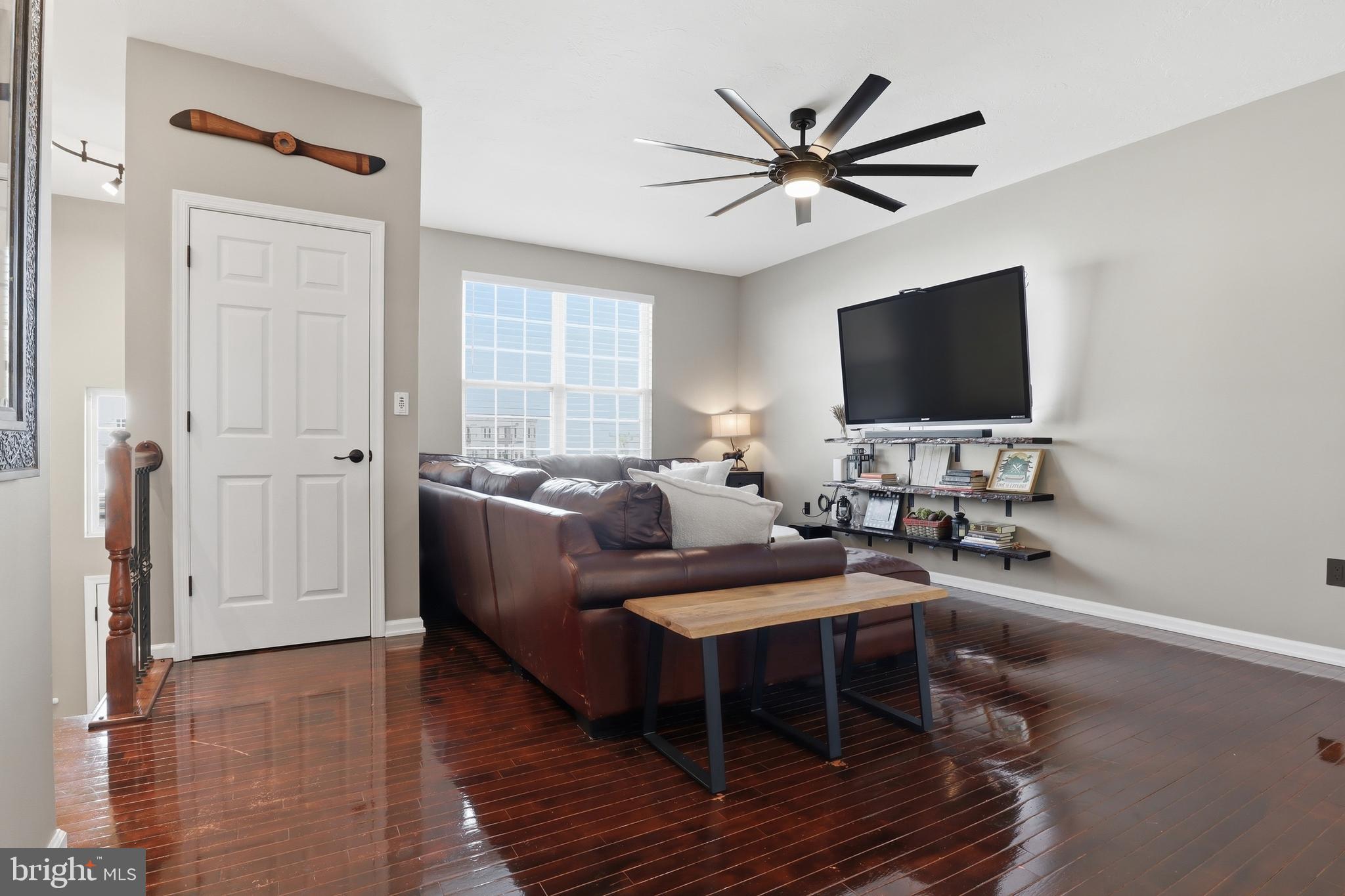 JACKSON HEIGHTS - Residential