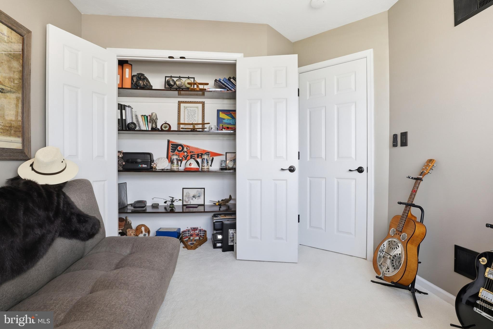 JACKSON HEIGHTS - Residential