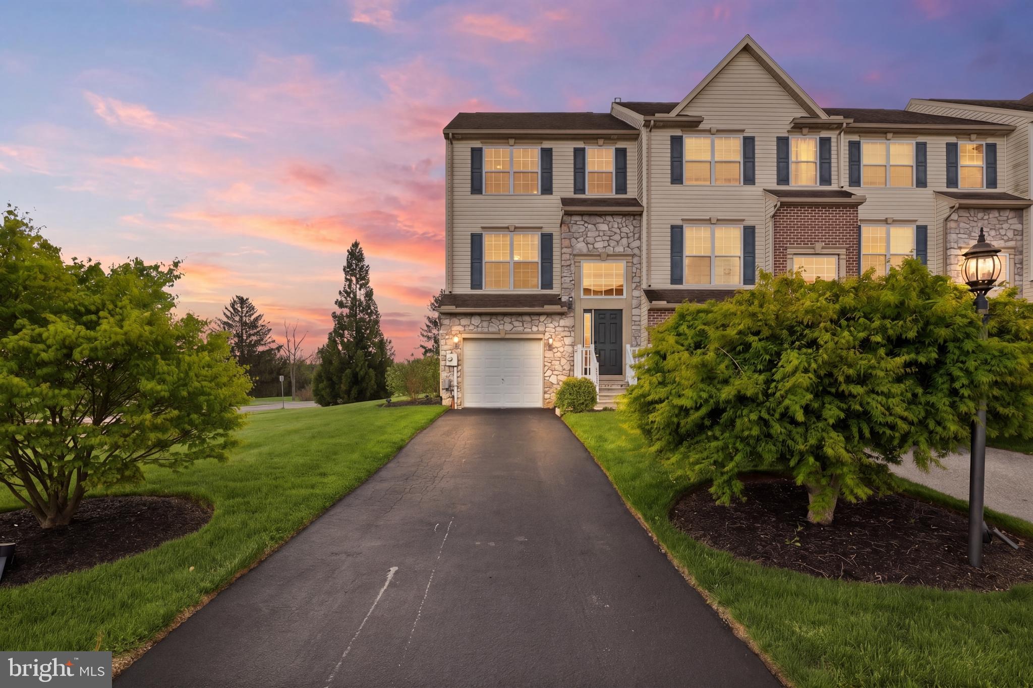 JACKSON HEIGHTS - Residential