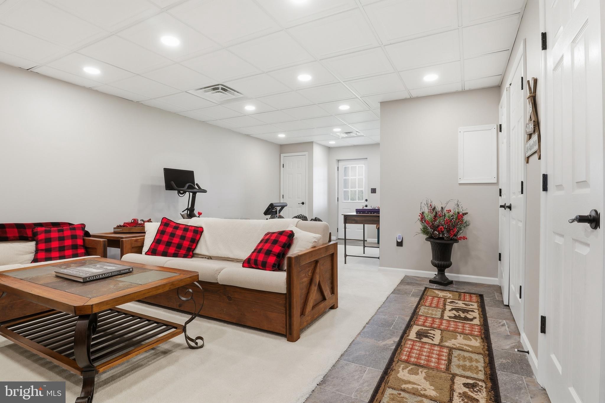 JACKSON HEIGHTS - Residential