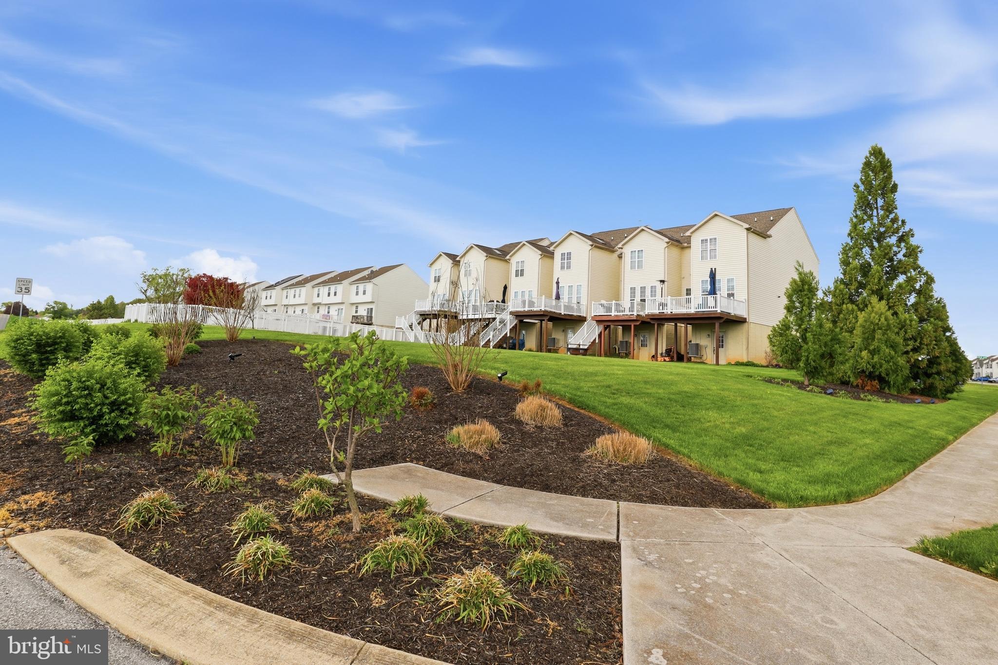 JACKSON HEIGHTS - Residential