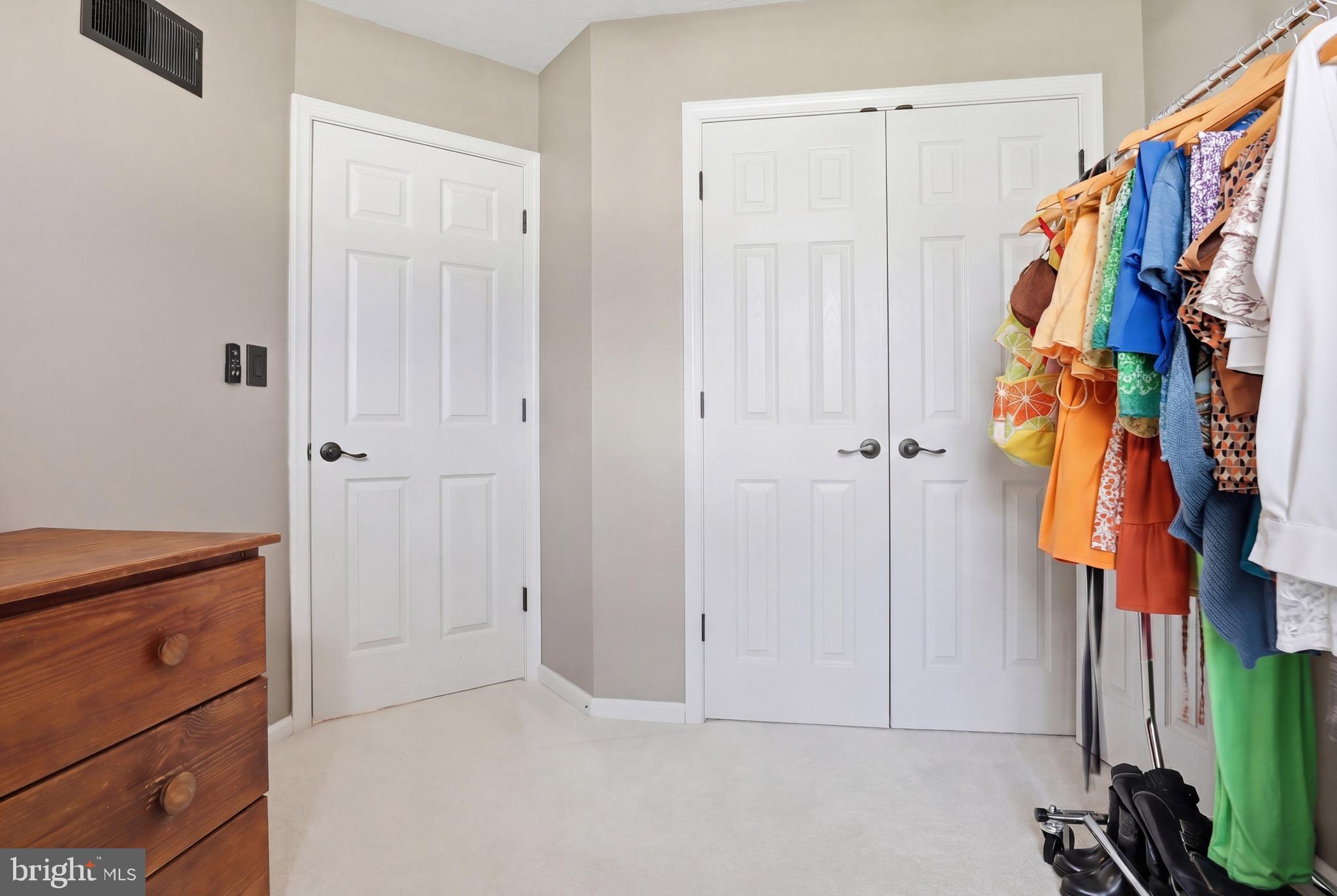 JACKSON HEIGHTS - Residential