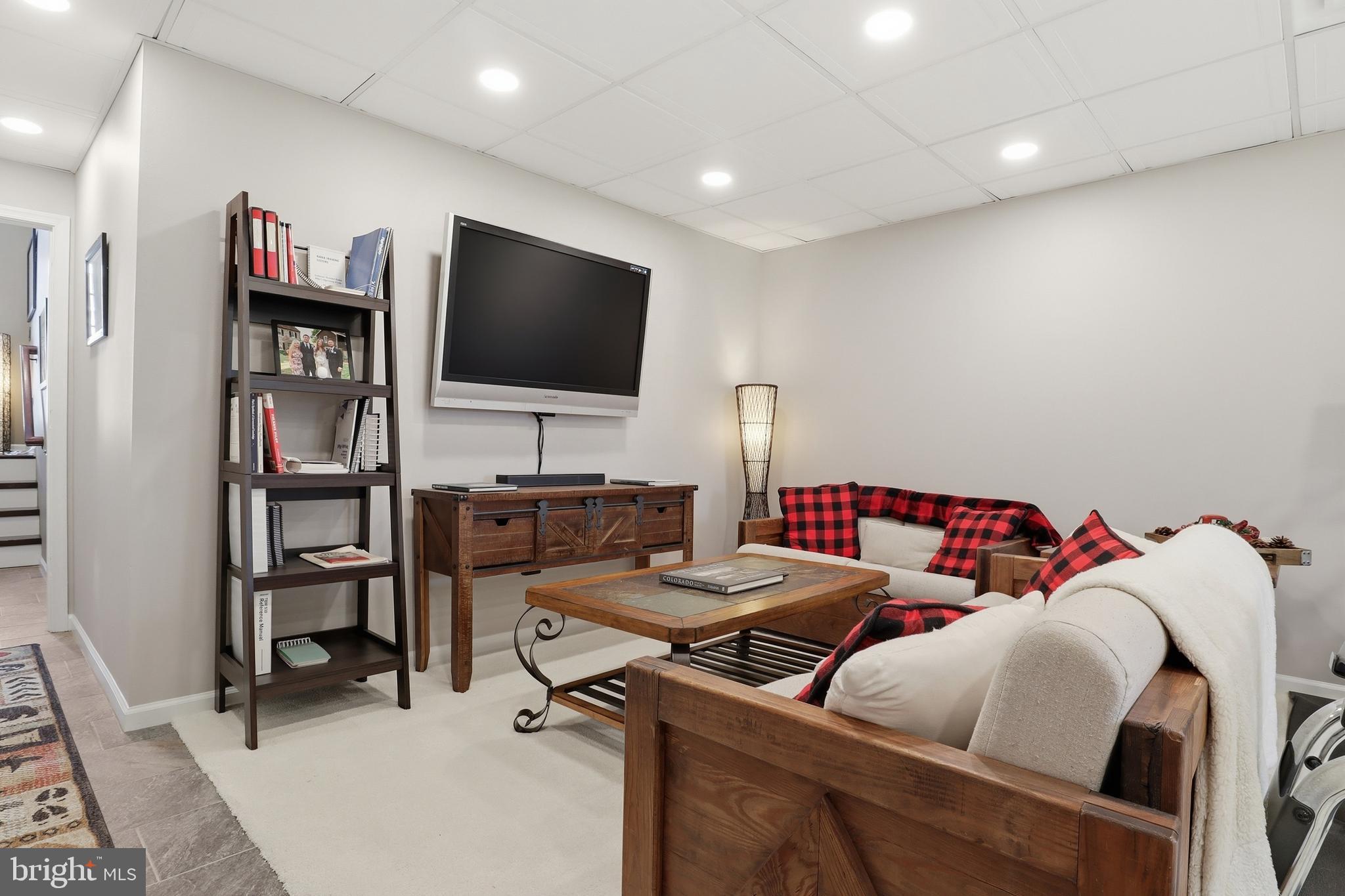 JACKSON HEIGHTS - Residential