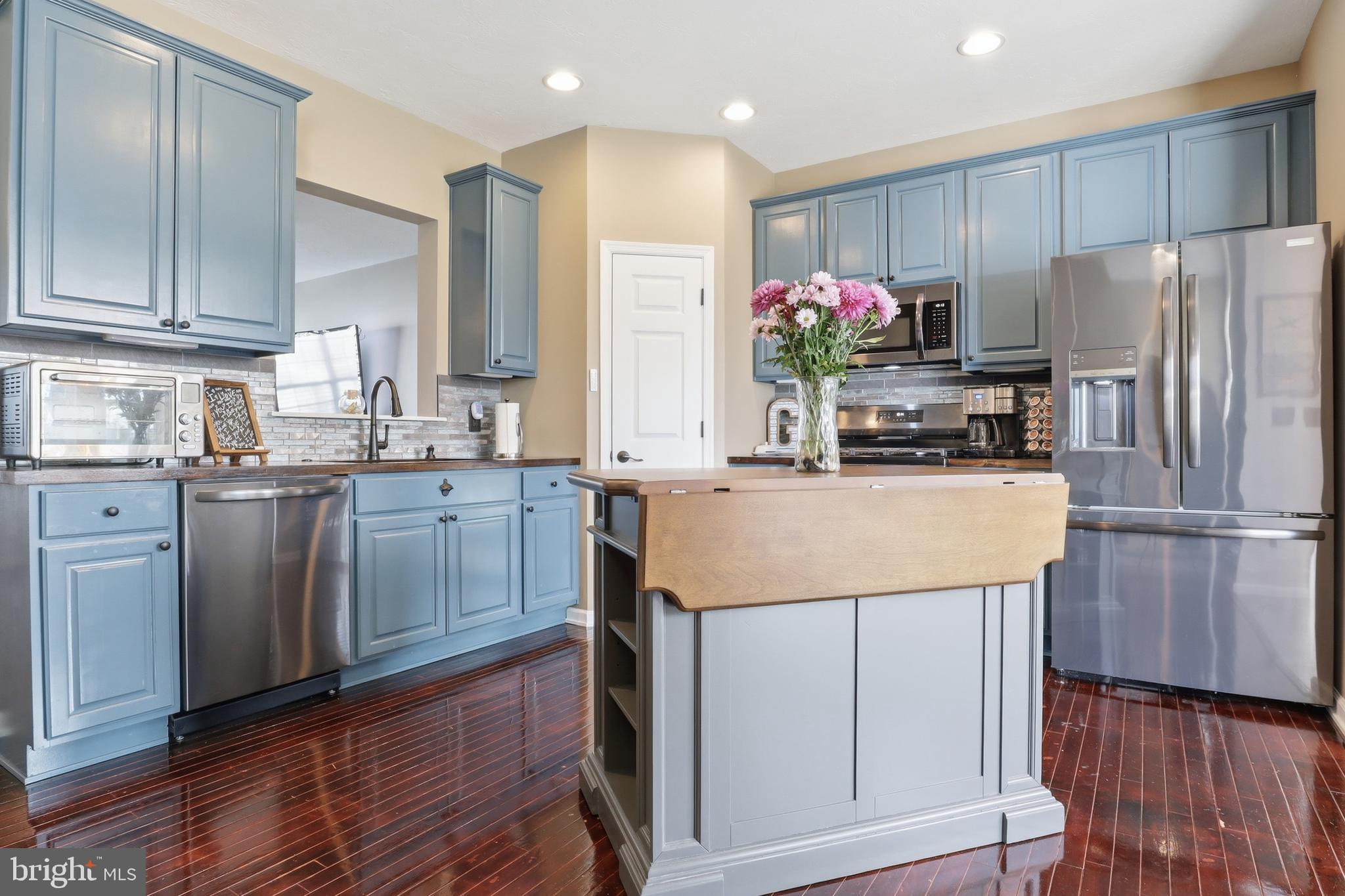 JACKSON HEIGHTS - Residential