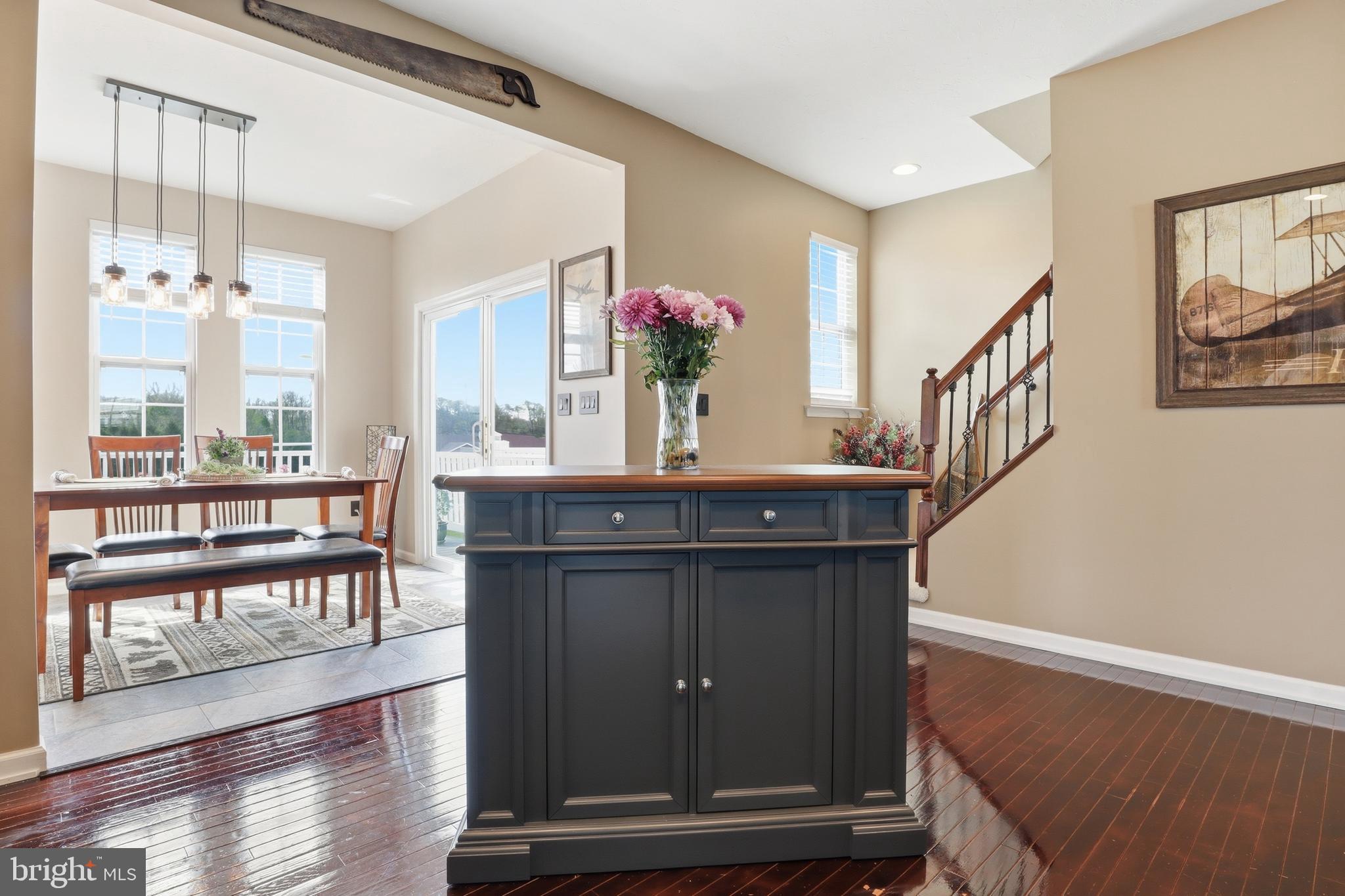 JACKSON HEIGHTS - Residential