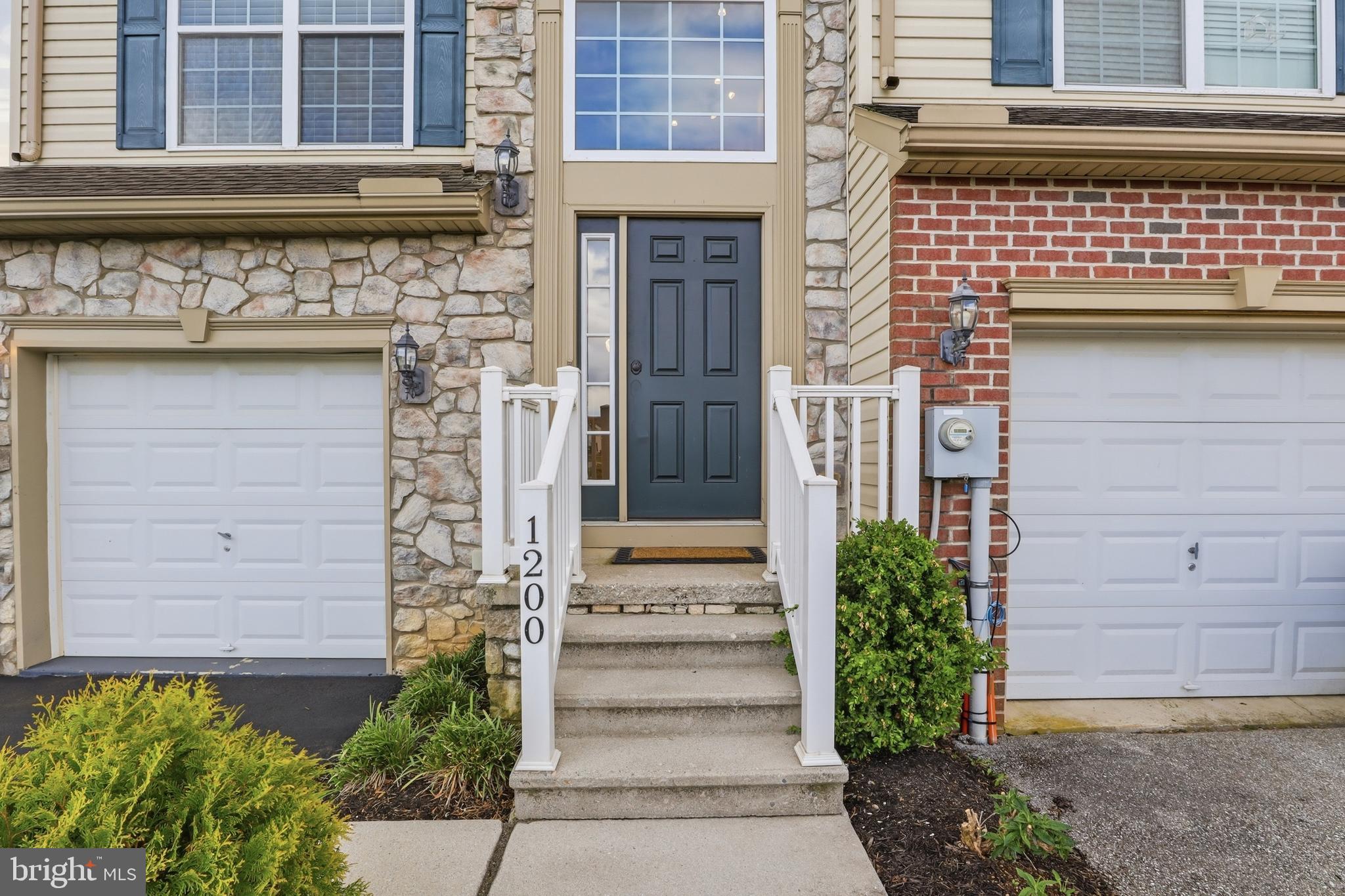 JACKSON HEIGHTS - Residential