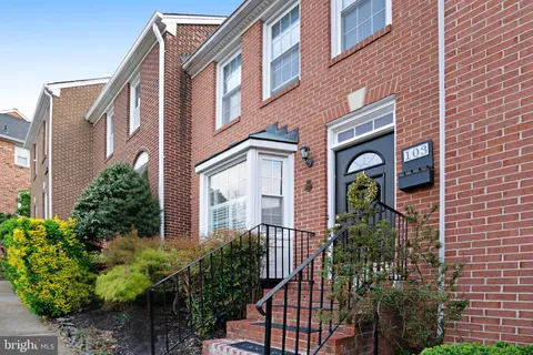 103 Shooters Court, Alexandria, VA MLS: VAAX2043224